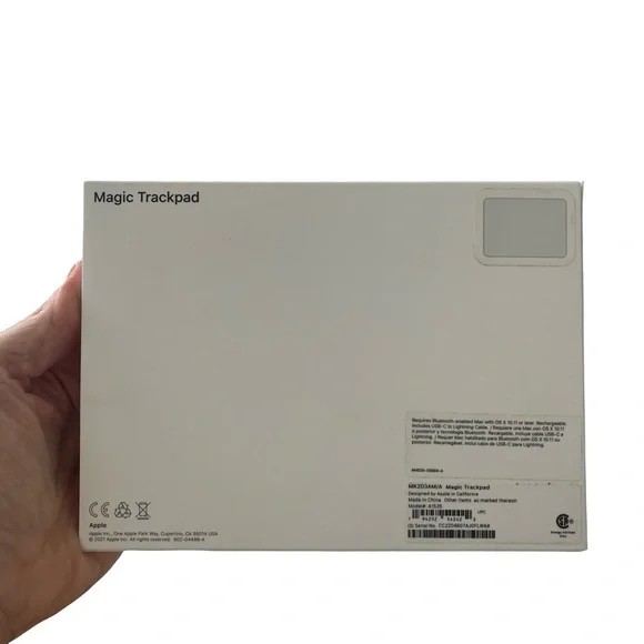 Apple Magic Trackpad 2 - Silver and White Multi-Touch Trackpad - Picture 3 of 5
